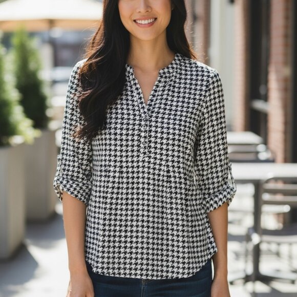 Wonderly Stylish Black and White Houndstooth Women's Top - Picture 2 of 16